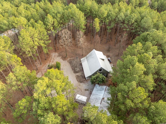 bird's eye view with a view of trees