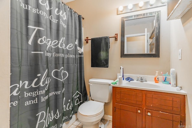 full bath with a shower with curtain, toilet, and vanity