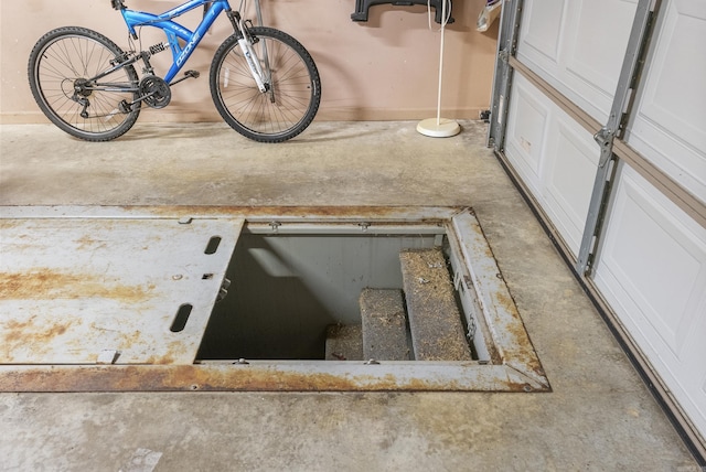 view of entry to storm shelter