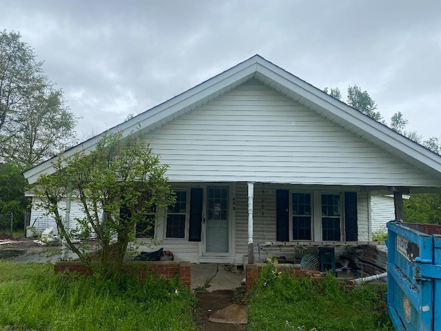 view of front facade featuring a porch