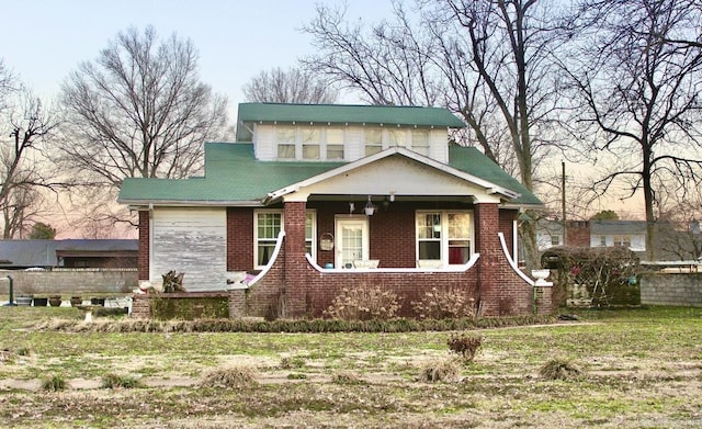 view of front facade with brick siding