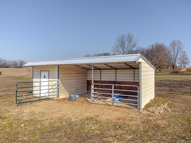 view of outdoor structure featuring an outdoor structure