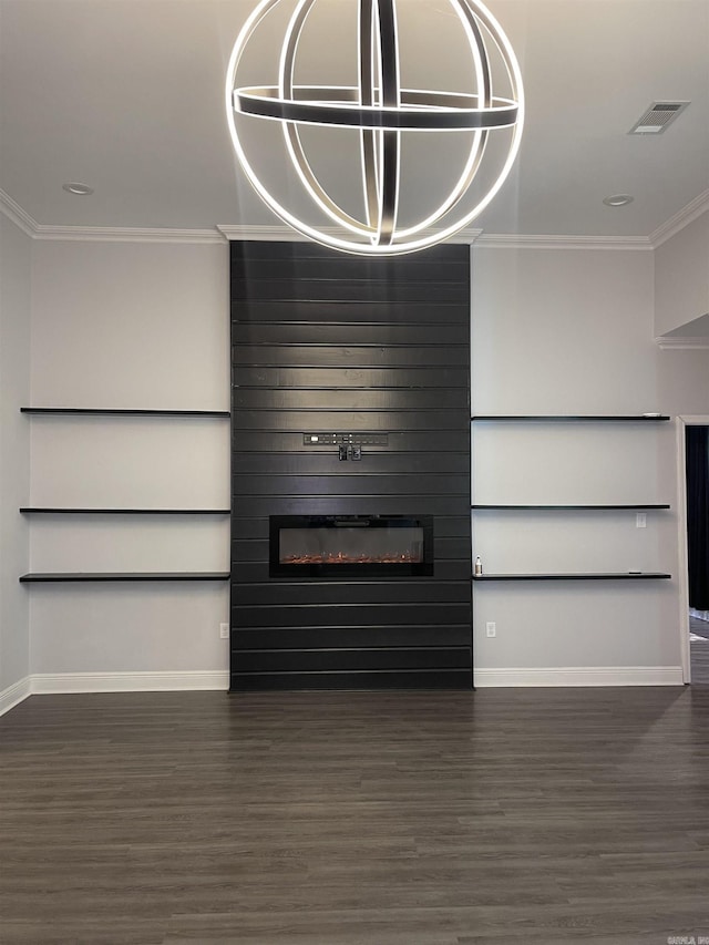 room details featuring visible vents, wood finished floors, and ornamental molding