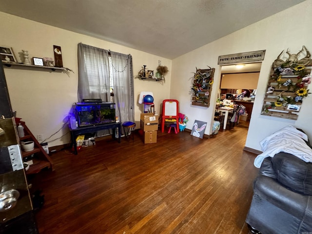 1530 Pearcy Rd, Pearcy, AR 71964 - living room featuring vaulted ceiling and wood-type flooring