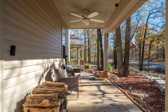 view of patio featuring a ceiling fan