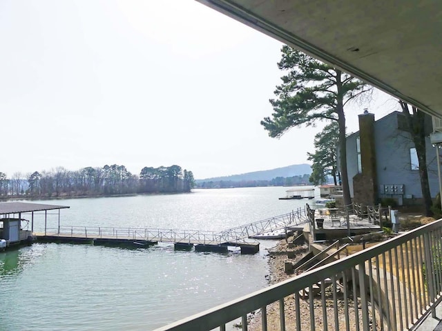 view of water feature featuring a floating dock