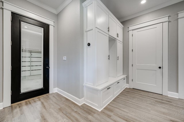 mudroom featuring recessed lighting, baseboards, light wood-style floors, and ornamental molding