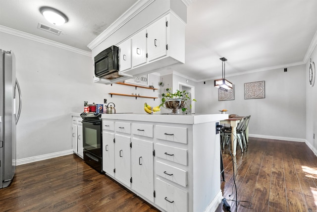 102 Oxford Cv, Jacksonville, AR 72076 - kitchen featuring black appliances, a peninsula, dark wood-style floors, and visible vents