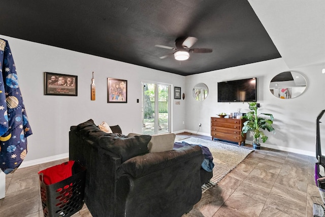 102 Oxford Cv, Jacksonville, AR 72076 - living area with baseboards and a ceiling fan