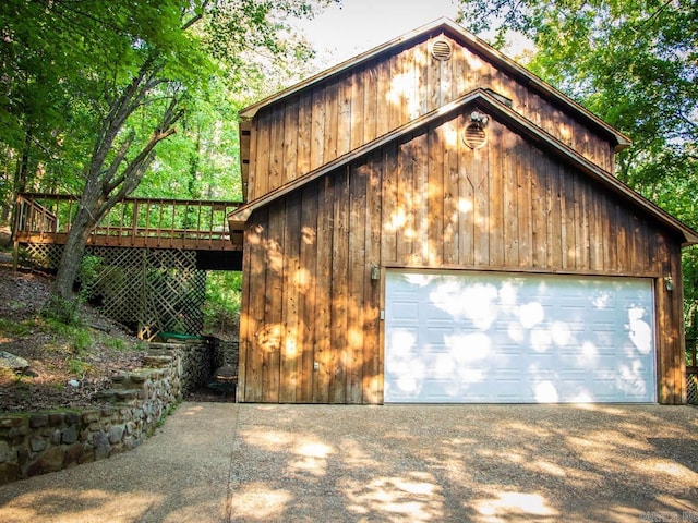 view of detached garage