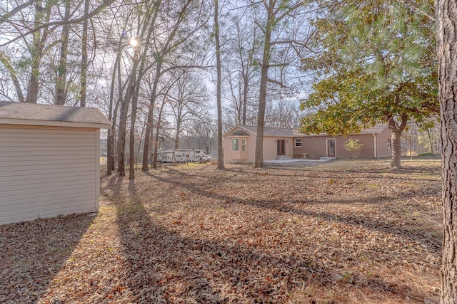 view of yard featuring a patio area