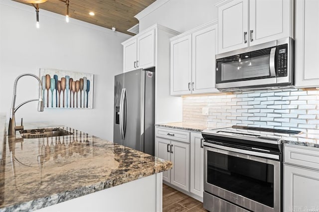 1601 Marion Anderson Rd, Hot Springs, AR 71913 - kitchen with dark wood-type flooring, a sink, tasteful backsplash, appliances with stainless steel finishes, and wood ceiling