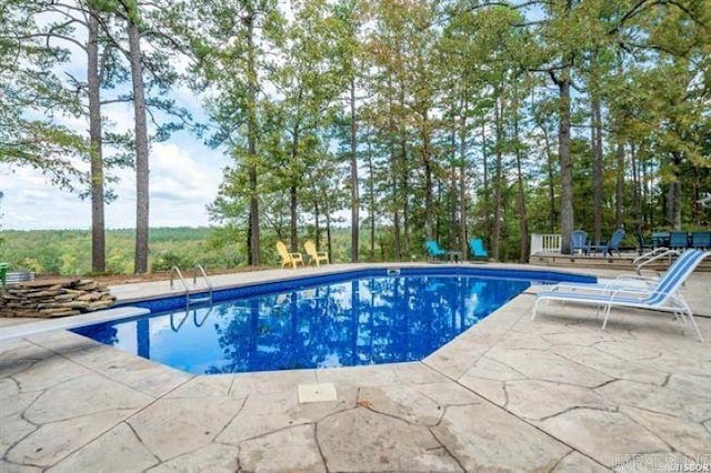 103 River Bend Rd, Hot Springs, AR 71913 - pool featuring a patio and a diving board