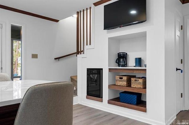 103 River Bend Rd, Hot Springs, AR 71913 - interior space featuring wood finished floors and crown molding