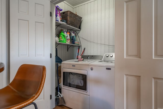 205 Ledgerock, Hot Springs, AR 71913 - washroom with laundry area and washer and clothes dryer