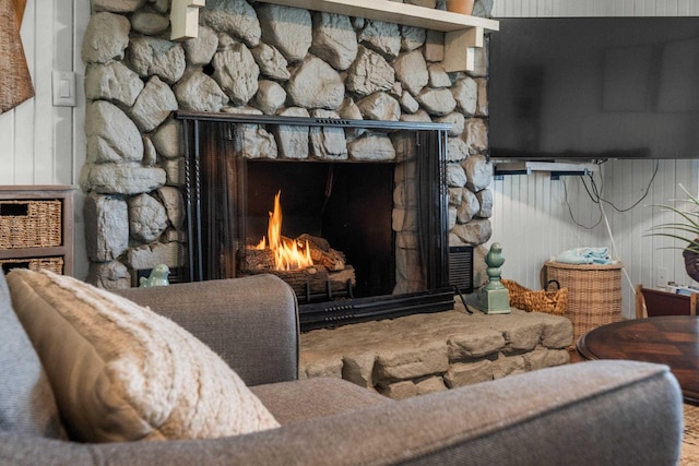 205 Ledgerock, Hot Springs, AR 71913 - details featuring a fireplace
