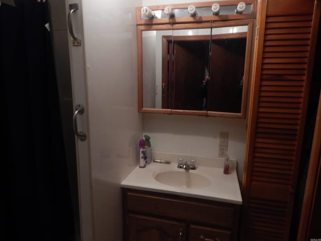 bathroom featuring vanity
