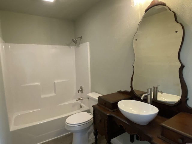 117 Circle Dr, Mount Ida, AR 71957 - full bath featuring toilet, vanity, and shower / tub combination