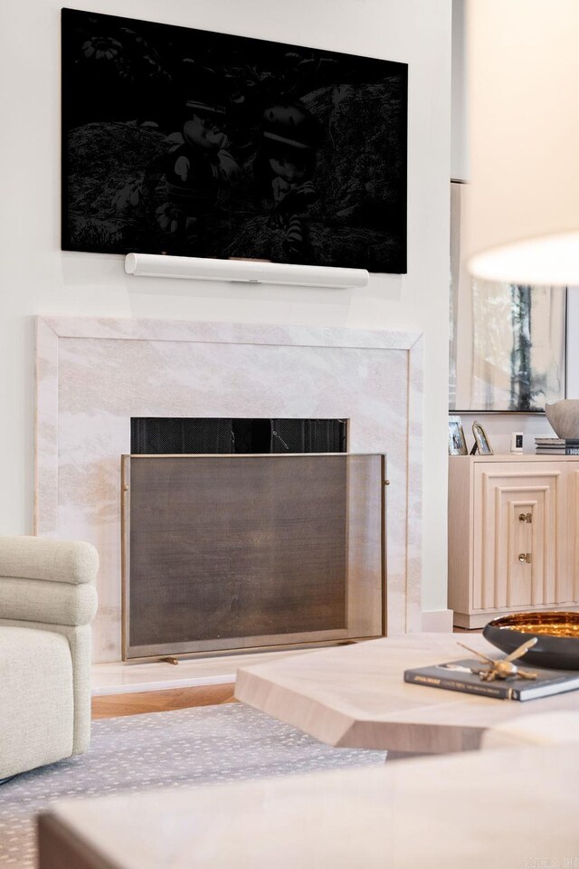 5204 Stonewall Rd, Little Rock, AR 72207 - details featuring a high end fireplace