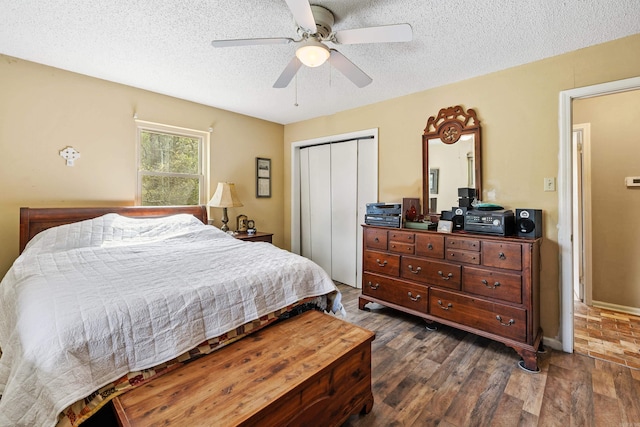 3613 Northlake Rd, Alexander, AR 72002 - bedroom with dark wood finished floors, a closet, ceiling fan, and a textured ceiling