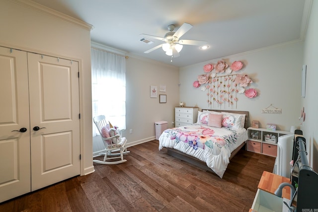 411 Sienna Lake Dr, Little Rock, AR 72210 - bedroom featuring visible vents, crown molding, baseboards, ceiling fan, and dark wood-type flooring
