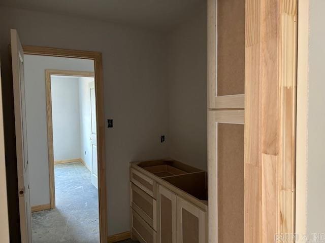 188 Kelton Ln, Hensley, AR 72065 - hall featuring baseboards