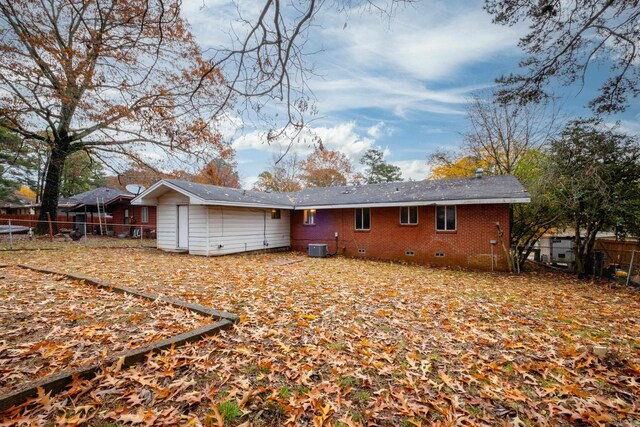 77 Broadmoor Dr, Little Rock, AR 72204 - rear view of house featuring fence and crawl space