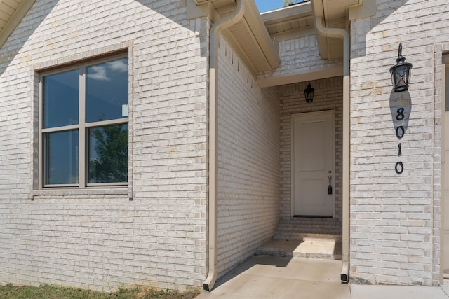 8010 Kanis Oaks Dr, Little Rock, AR 72204 - property entrance with brick siding