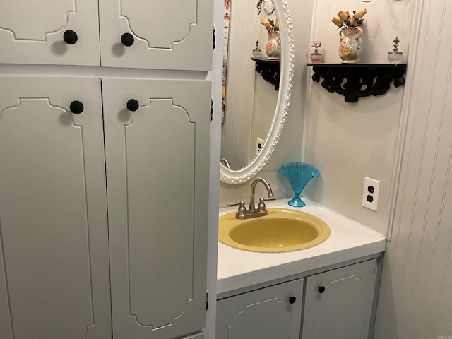 bathroom with vanity