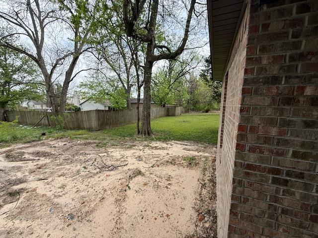 615 N Pruett, Paragould, AR 72450 - view of yard with fence