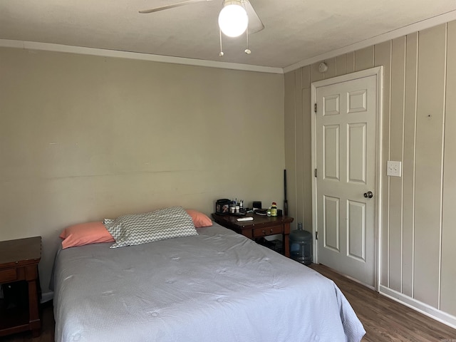 5301 Owensville Cutoff, Lonsdale, AR 72087 - bedroom featuring a ceiling fan, wood finished floors, baseboards, and ornamental molding