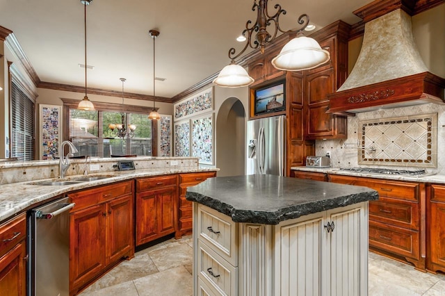 1130 Applewood Dr, Conway, AR 72034 - kitchen featuring tasteful backsplash, ornamental molding, appliances with stainless steel finishes, a sink, and custom range hood
