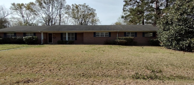 1019 Amanda St, Camden, AR 71701 - single story home with a front lawn