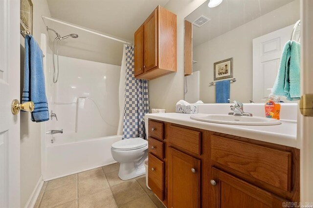 1100 Woodlawn Ave Unit K-61, Hot Springs, AR 71913 - full bath with visible vents, shower / bath combination with curtain, toilet, vanity, and tile patterned flooring