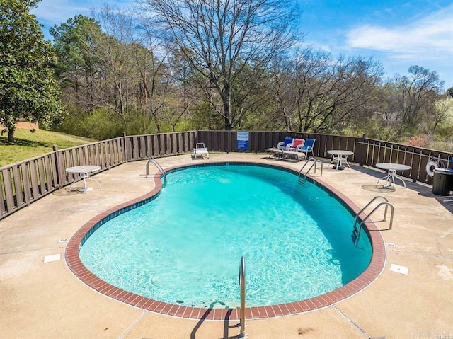 1100 Woodlawn Ave Unit K-61, Hot Springs, AR 71913 - community pool with a patio