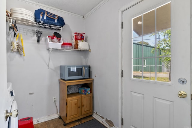 entryway with crown molding