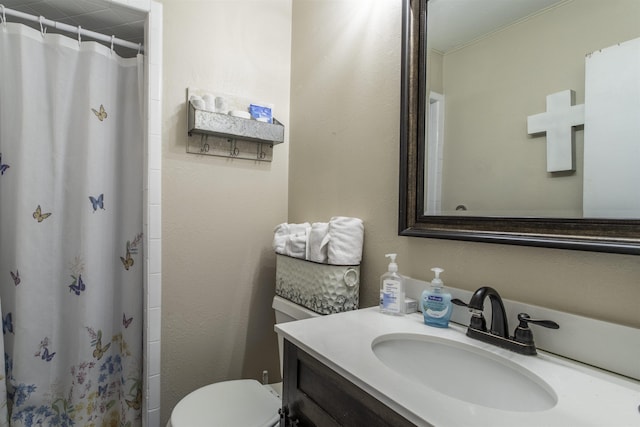 full bath with a shower with shower curtain, toilet, and vanity