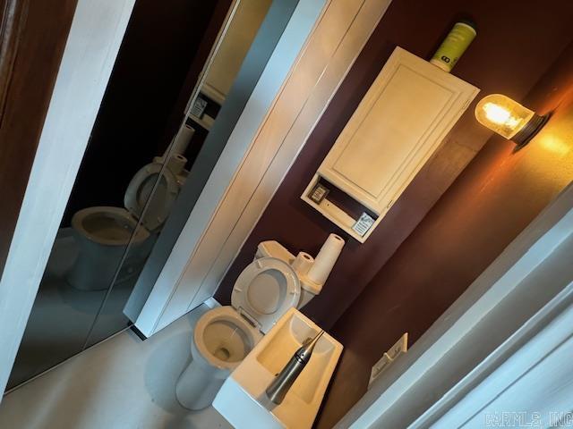 107 N Marr St, Pocahontas, AR 72455 - bathroom featuring toilet