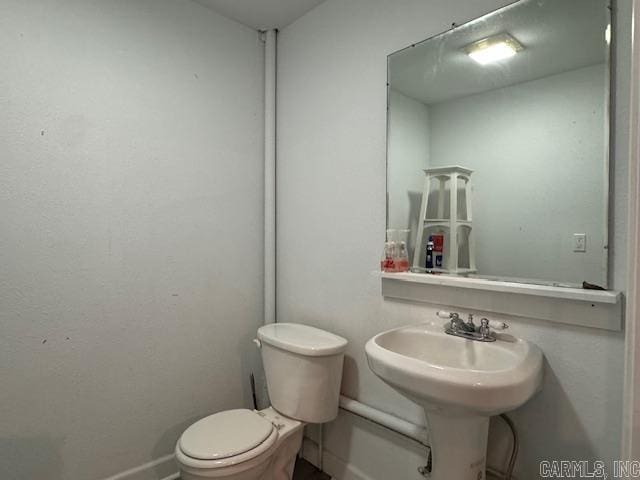 107 N Marr St, Pocahontas, AR 72455 - half bath with toilet and baseboards
