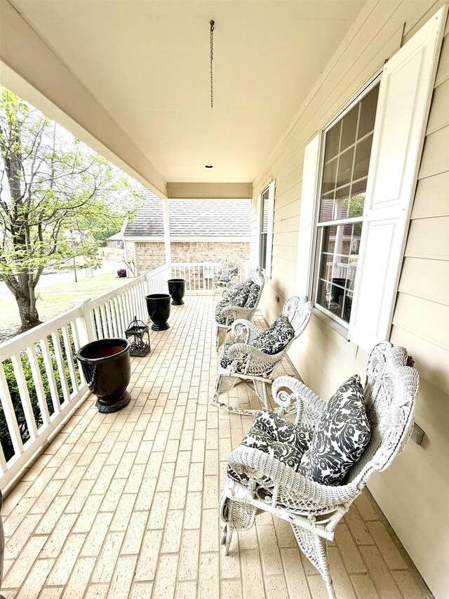 2308 Saxony Blvd, Searcy, AR 72143 - view of patio with covered porch