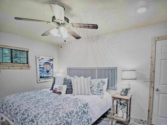 bedroom with a ceiling fan