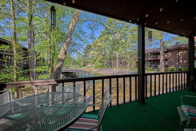 balcony with outdoor dining space