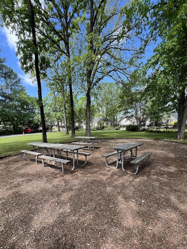 14 Buttermilk Rd, Little Rock, AR 72227