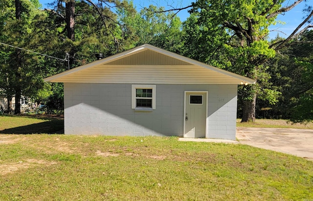 view of outdoor structure