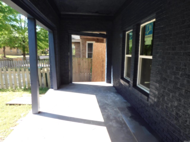 2110 S Battery St, Little Rock, AR 72202 - view of patio featuring fence