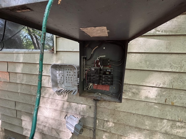 3000 Cobb St, Little Rock, AR 72204 - utility room featuring electric panel