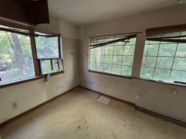 3000 Cobb St, Little Rock, AR 72204 - unfurnished room with baseboards and a healthy amount of sunlight