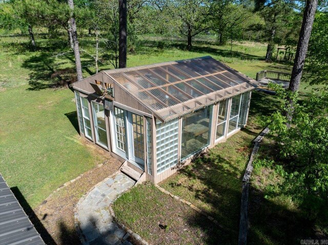 view of outdoor structure with an outdoor structure