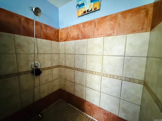 4500 Yvonne Dr, Little Rock, AR 72210 - bathroom with tiled shower