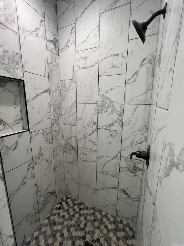 4406 Magee Dr, Texarkana, AR 71854 - full bath with tiled shower